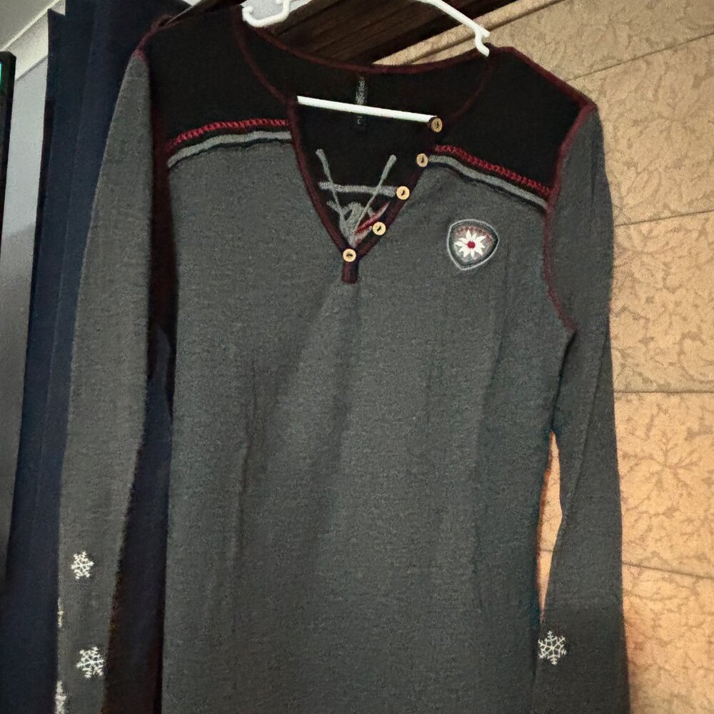 ALP-n-ROCK Laides light grey sweater, Size Large